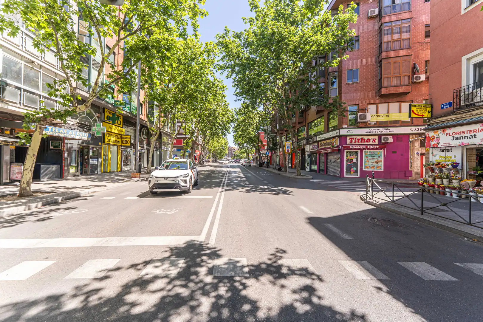 Vista exterior de Pis en venda en Madrid amb Aire condicionat i Moblat