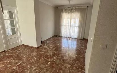 Living room of Flat for sale in  Sevilla Capital  with Air Conditioner, Terrace and Balcony