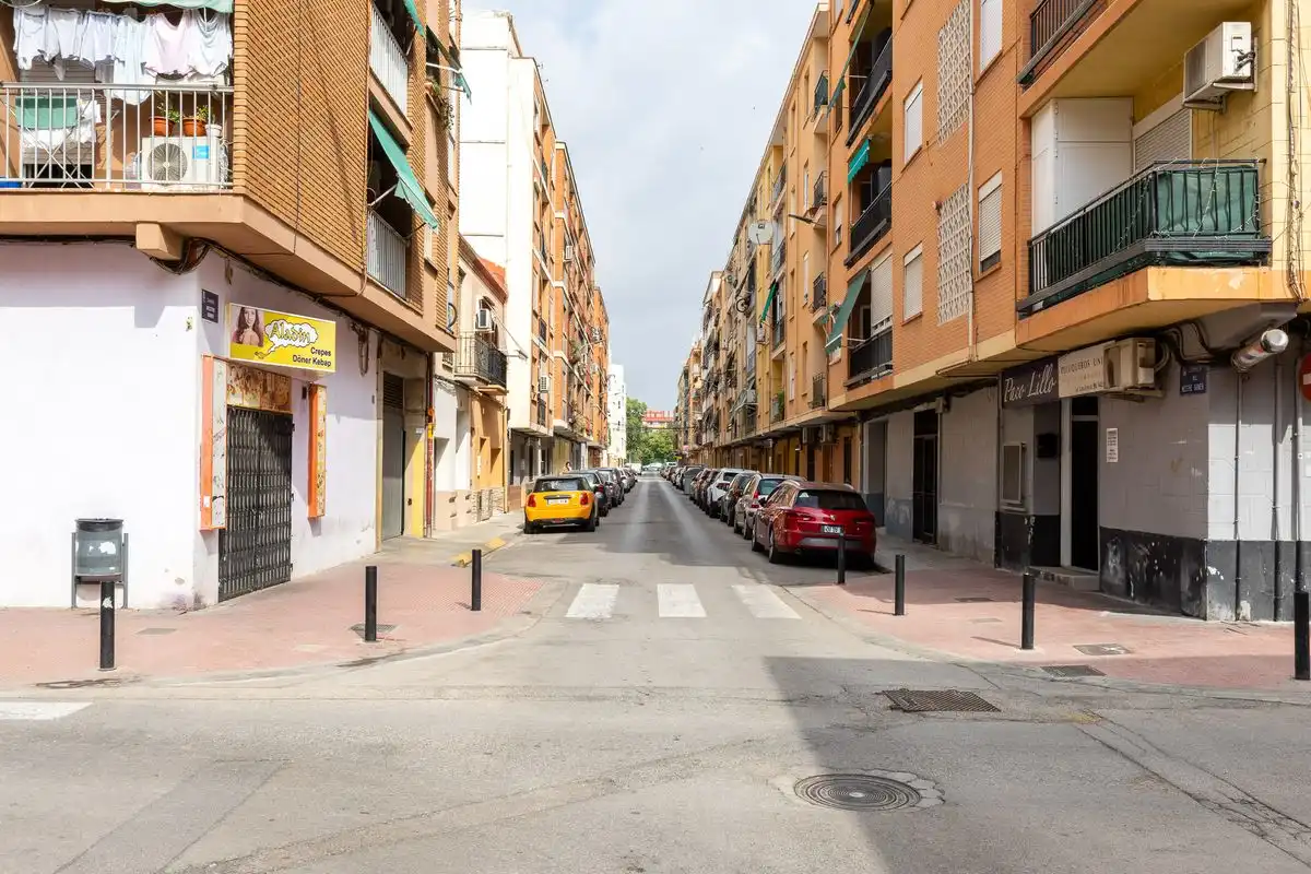 Vista exterior de Pis en venda en Burjassot amb Calefacció
