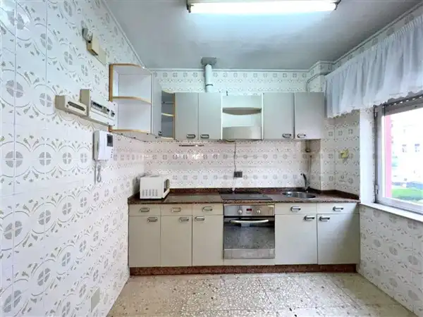Cocina de Piso en venta en Lugo con Calefacción y Trastero