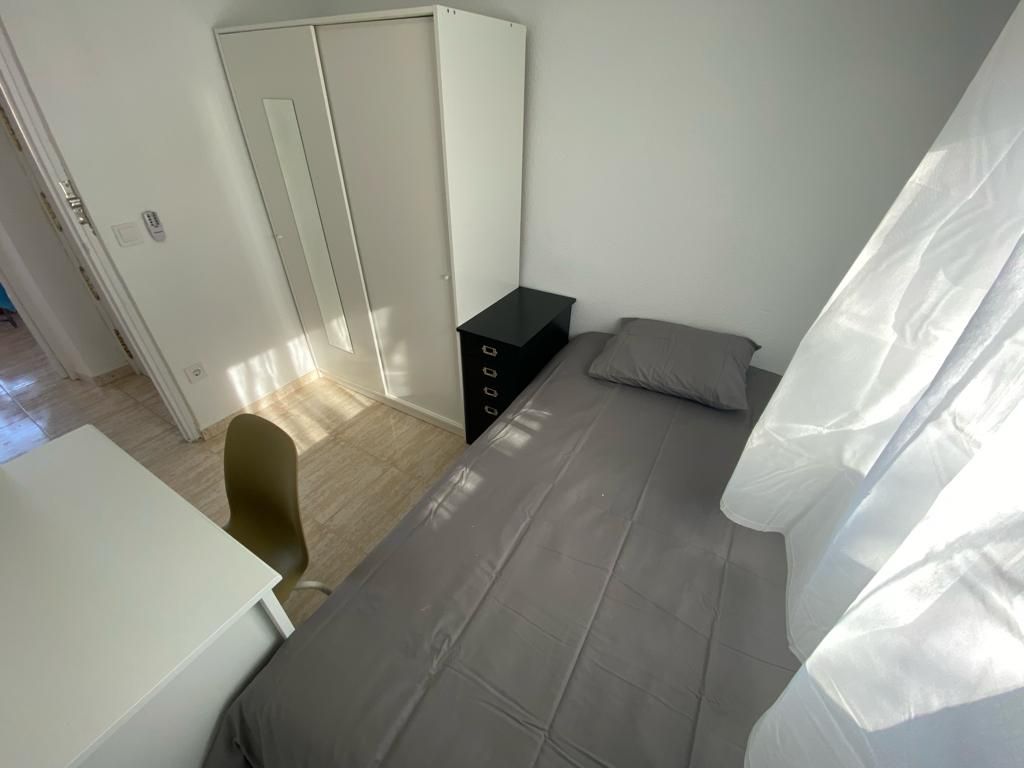 Flat to rent in Calle Orio, 4, Los Ángeles