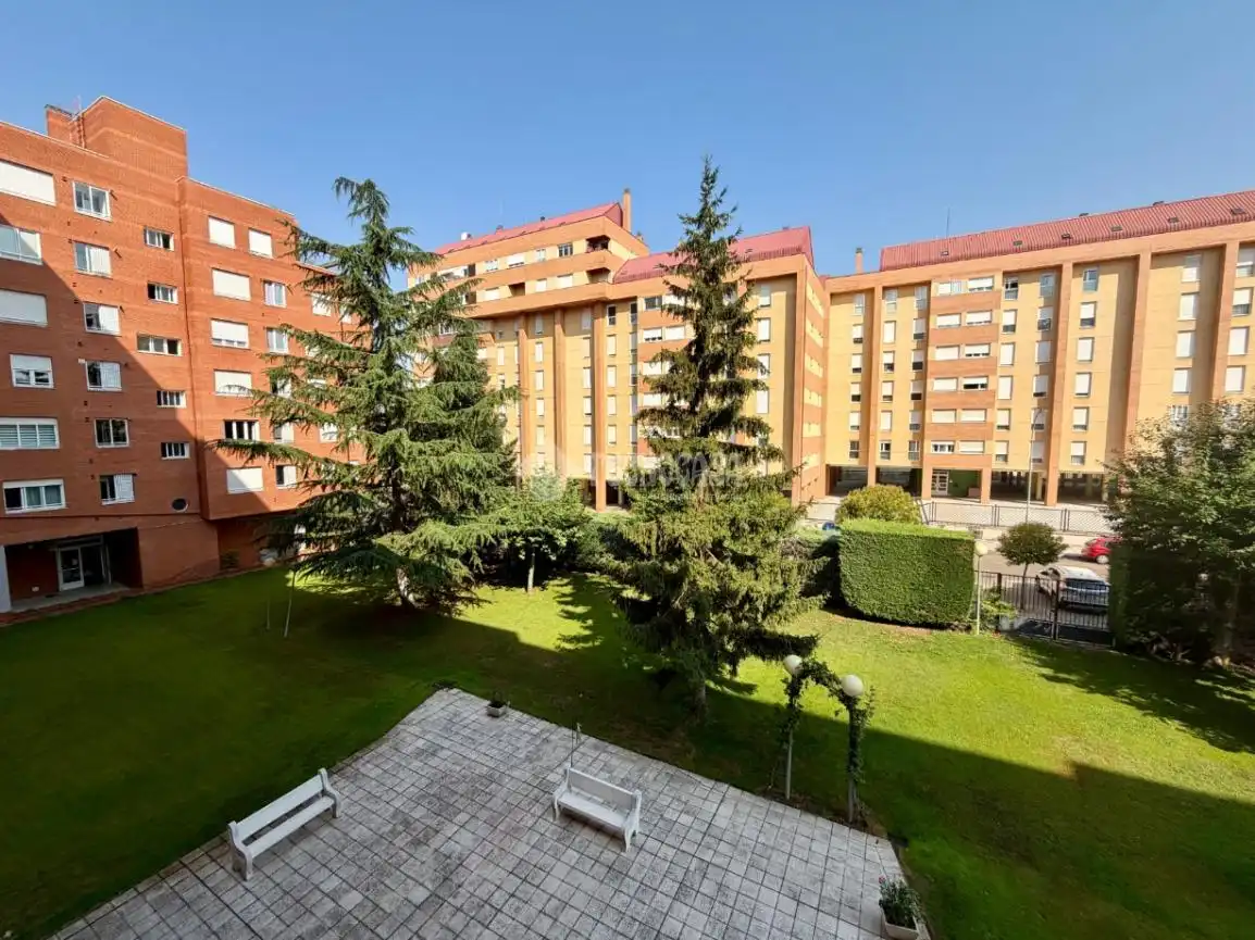 Pis amb piscina en venda a C. Teresa Monje, imagen 6