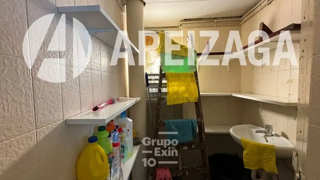 Local comercial en venda a Calle Marina 8, imagen 11