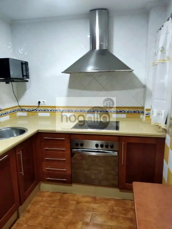 Cocina de Piso de alquiler en  Sevilla Capital con Aire acondicionado y Amueblado