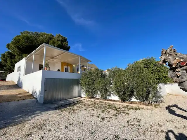 Vista exterior de Casa o xalet en venda en Alicante / Alacant amb Aire condicionat, Calefacció i Jardí privat