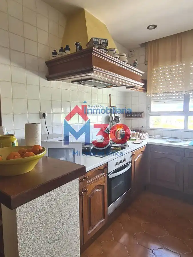 Cocina de Piso en venta en Miranda de Ebro con Calefacción, Parquet y Terraza