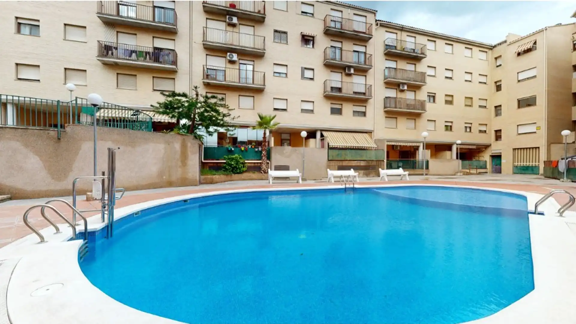 Swimming pool of Flat for sale in Paterna  with Air Conditioner, Balcony and Community pool