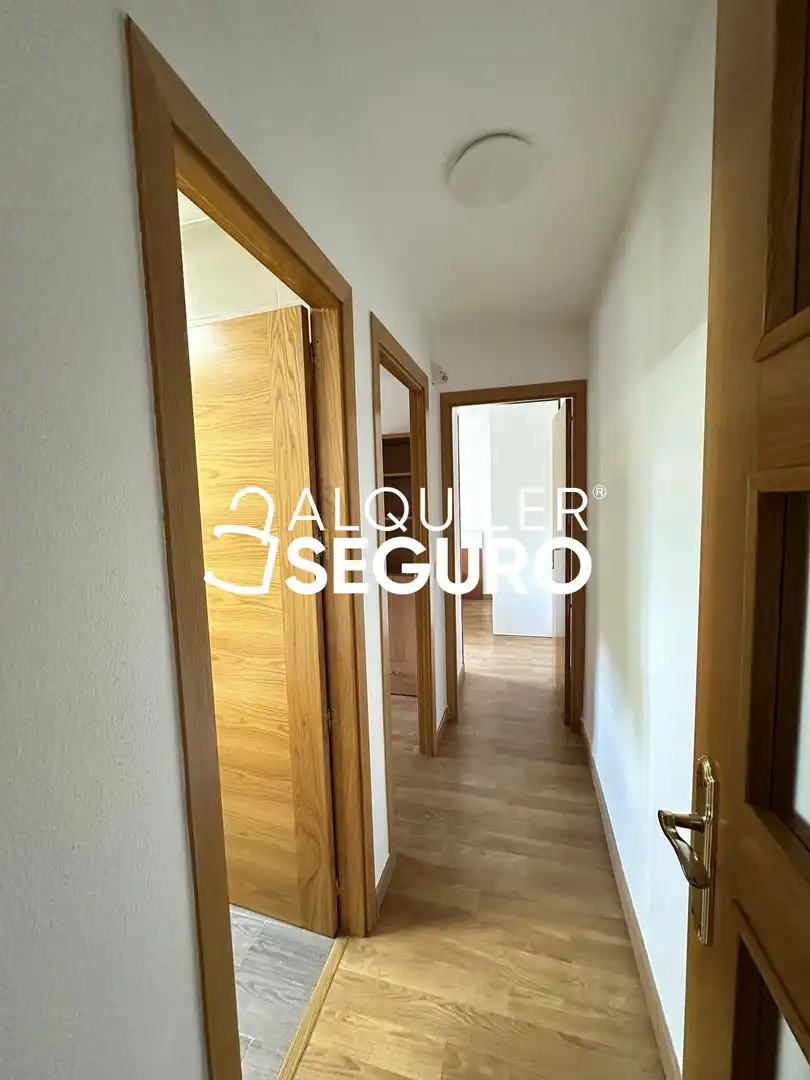 Flat for rent in Madrid  with Heating, Terrace and Furnished