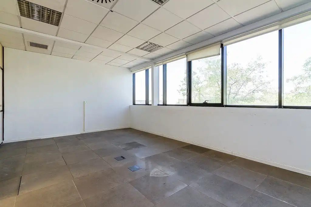 Business premises for sale in Av Vía Láctea, imagen 32