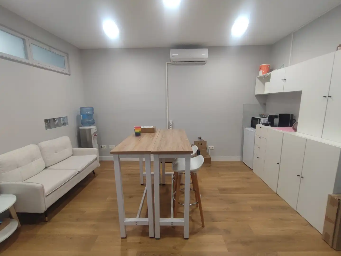 Büro zur Miete in Madrid mit Klimaanlage, Heizung und Möbliert