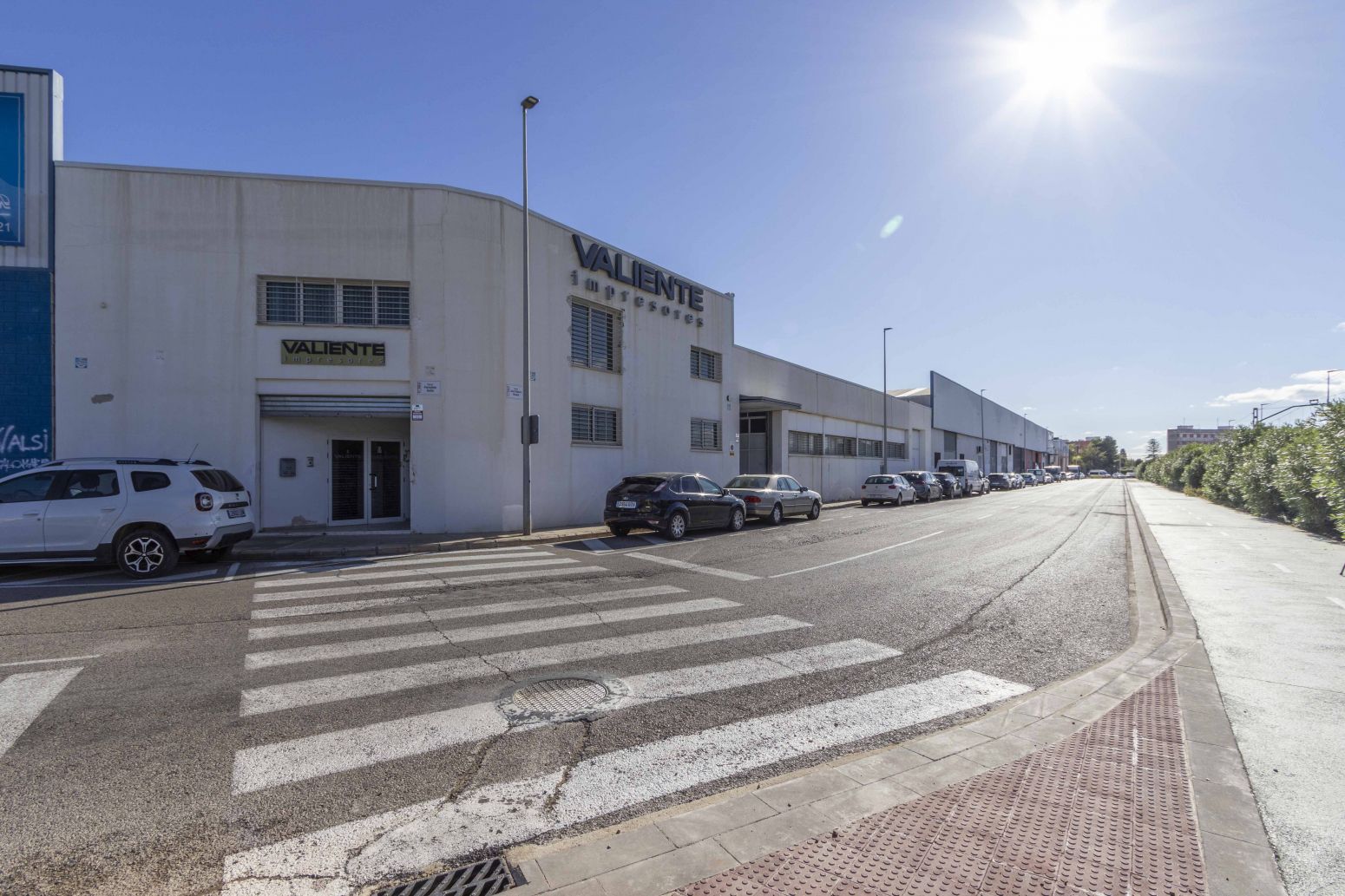 Vista exterior de Nau industrial en venda en Foios