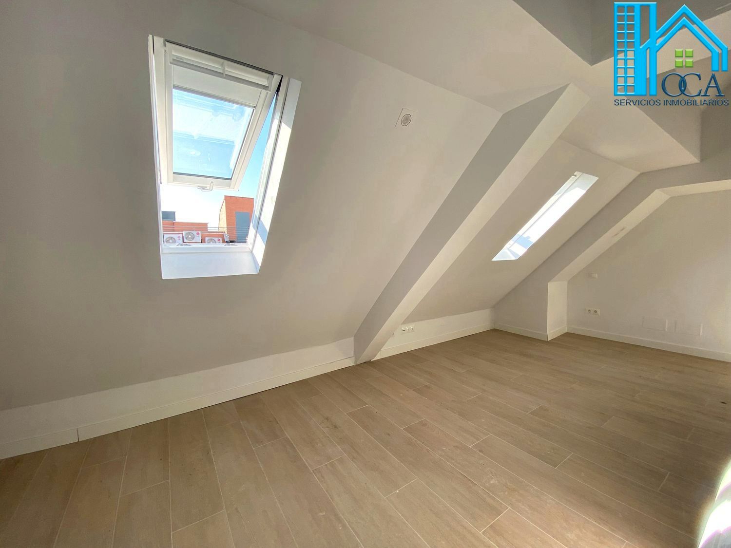 Dormitori de Àtic en venda en  Madrid Capital amb Aire condicionat, Jardí privat i Terrassa