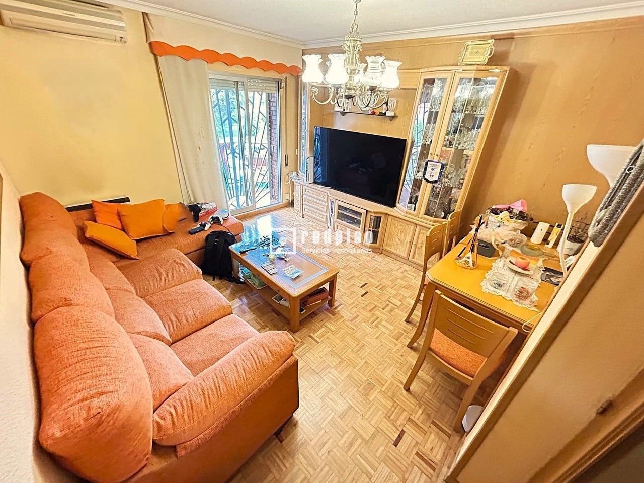 Sala d'estar de Pis en venda en Coslada amb Aire condicionat, Calefacció i Parquet