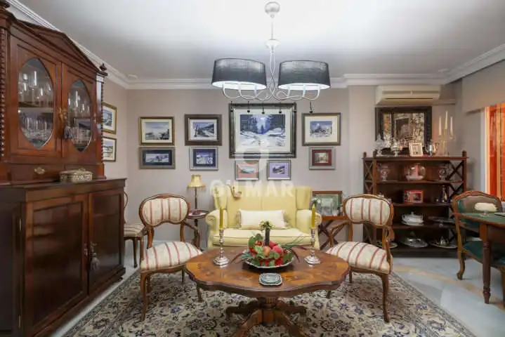 Sala de estar de Casa adosada en venta en El Puerto de Santa María con Calefacción y Jardín privado
