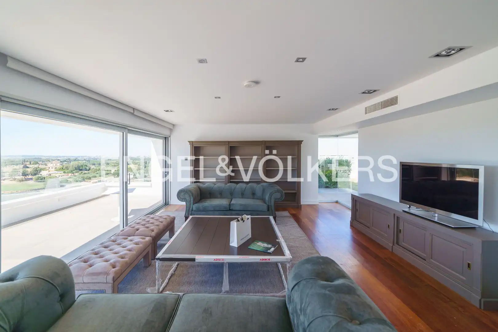 Living room of Houses for sale in Jerez de la Frontera  with Air Conditioner, Heating and Private garden