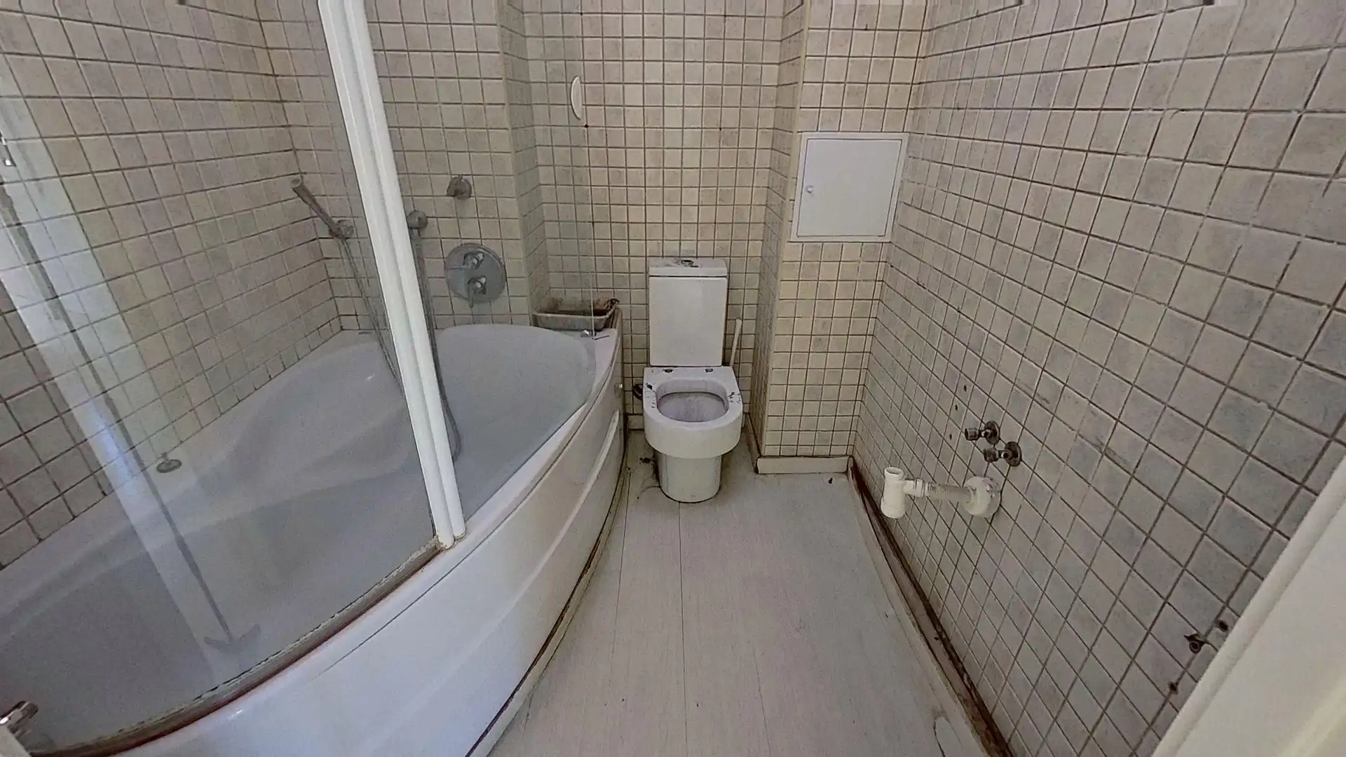 Badezimmer von Einfamilien-Reihenhaus zum Verkauf in El Prat de Llobregat mit Privatgarten und Terrasse