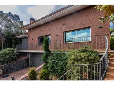 Chalet con piscina en venta en Can Llobateres - Can Pallars