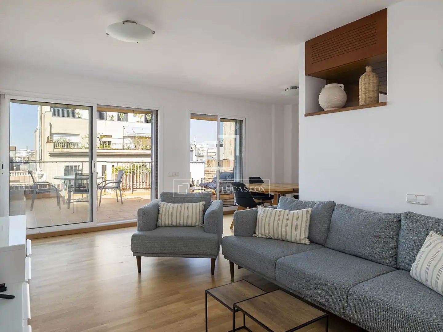 Sala d'estar de Àtic de lloguer en Barcelona amb Aire condicionat, Calefacció i Parquet