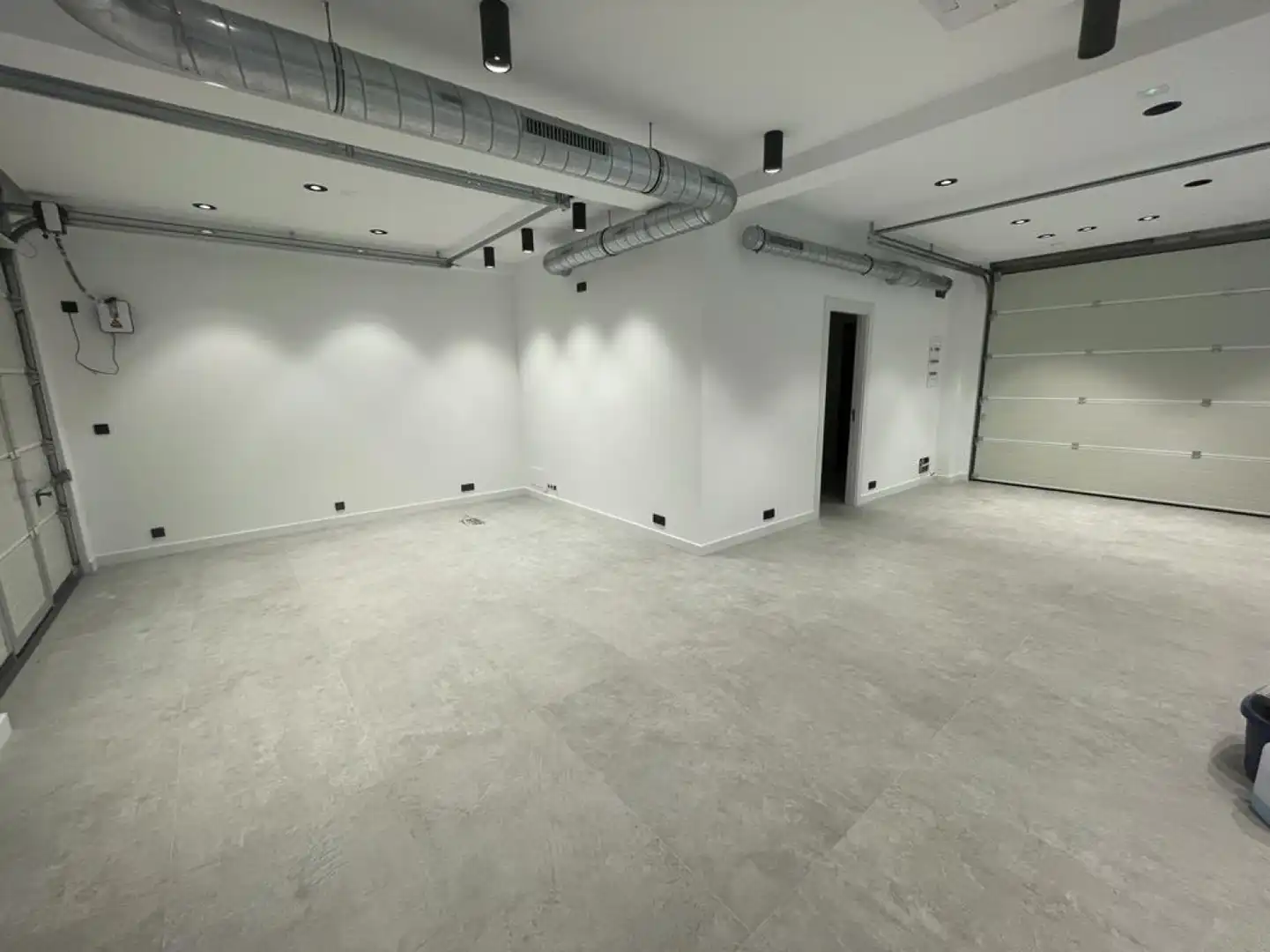 Local comercial en alquiler en Renedo, imagen 2