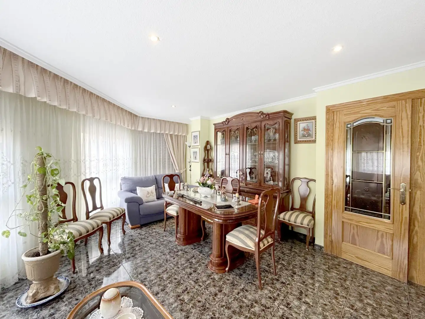 Comedor de Piso en venta en Novelda con Aire acondicionado, Trastero y Alarma