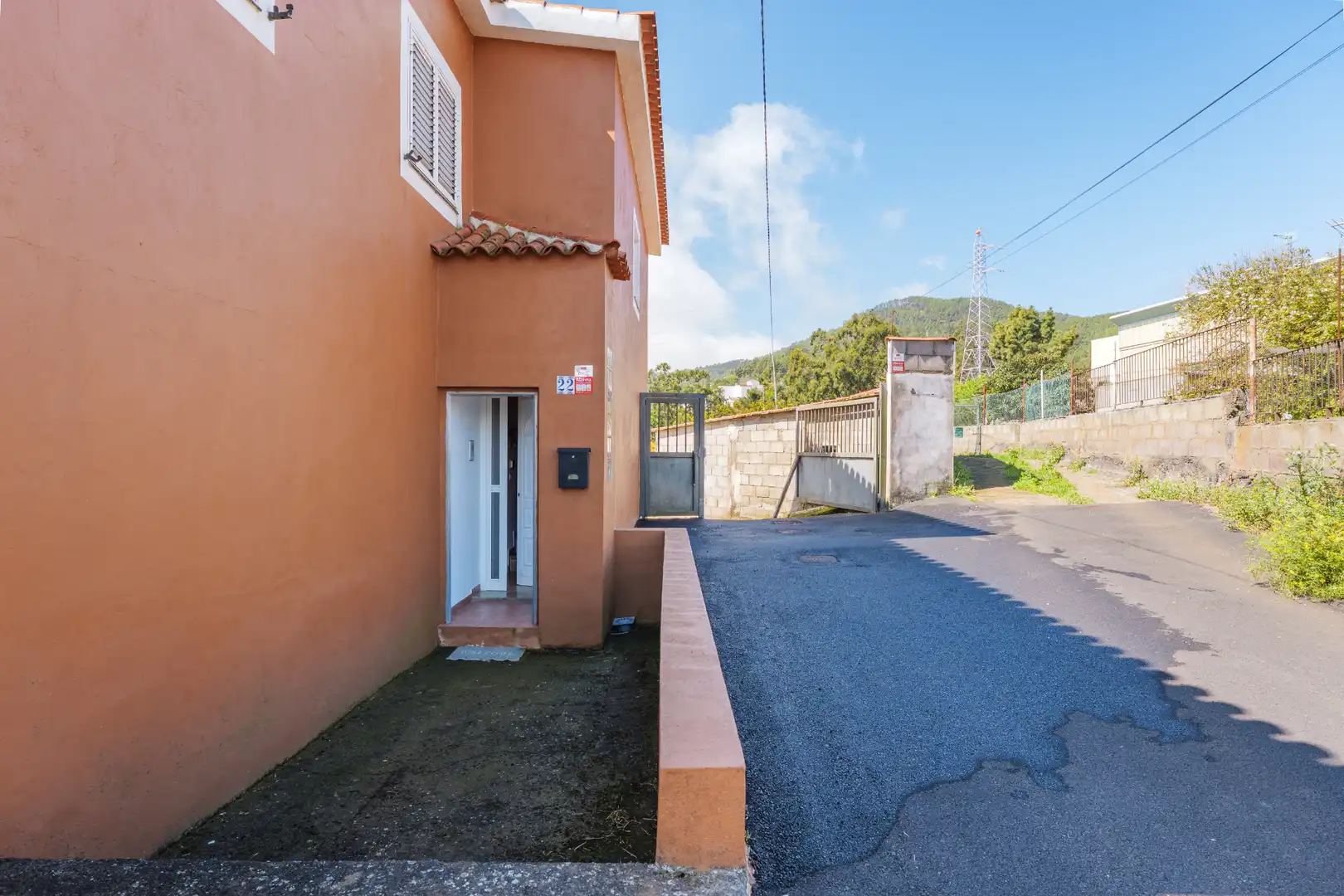 Vista exterior de Casa o xalet en venda en El Rosario amb Jardí privat, Terrassa i Forn