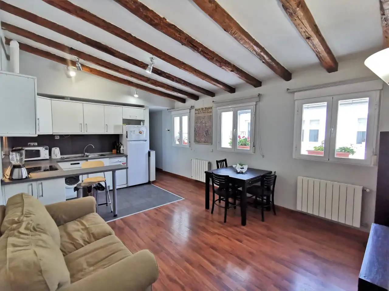 Attic for rent in De Hortaleza, Justicia - Chueca