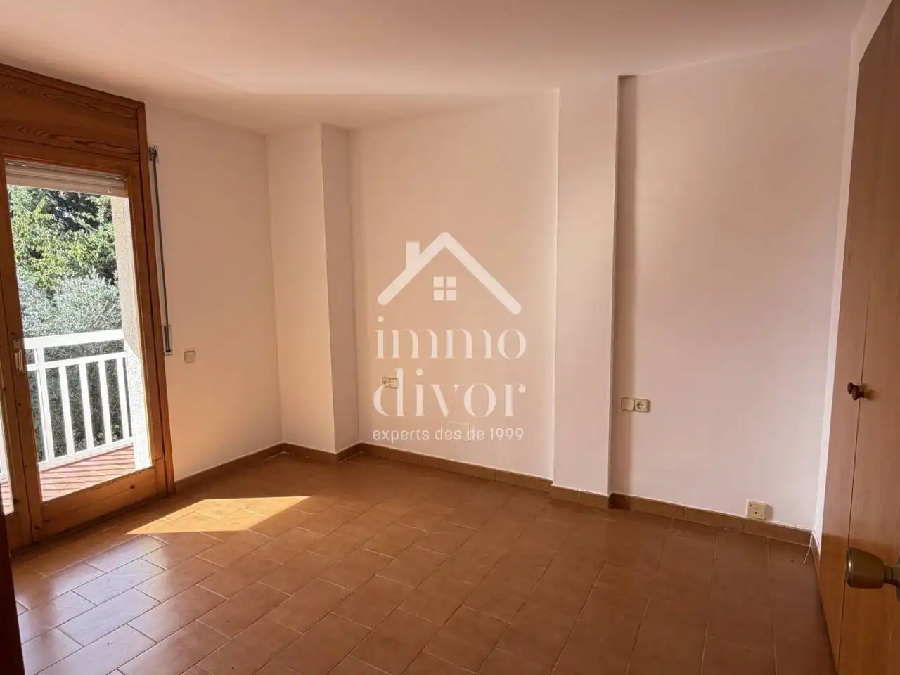 Casa aparellada amb jardí en venda a Centre, imagen 11