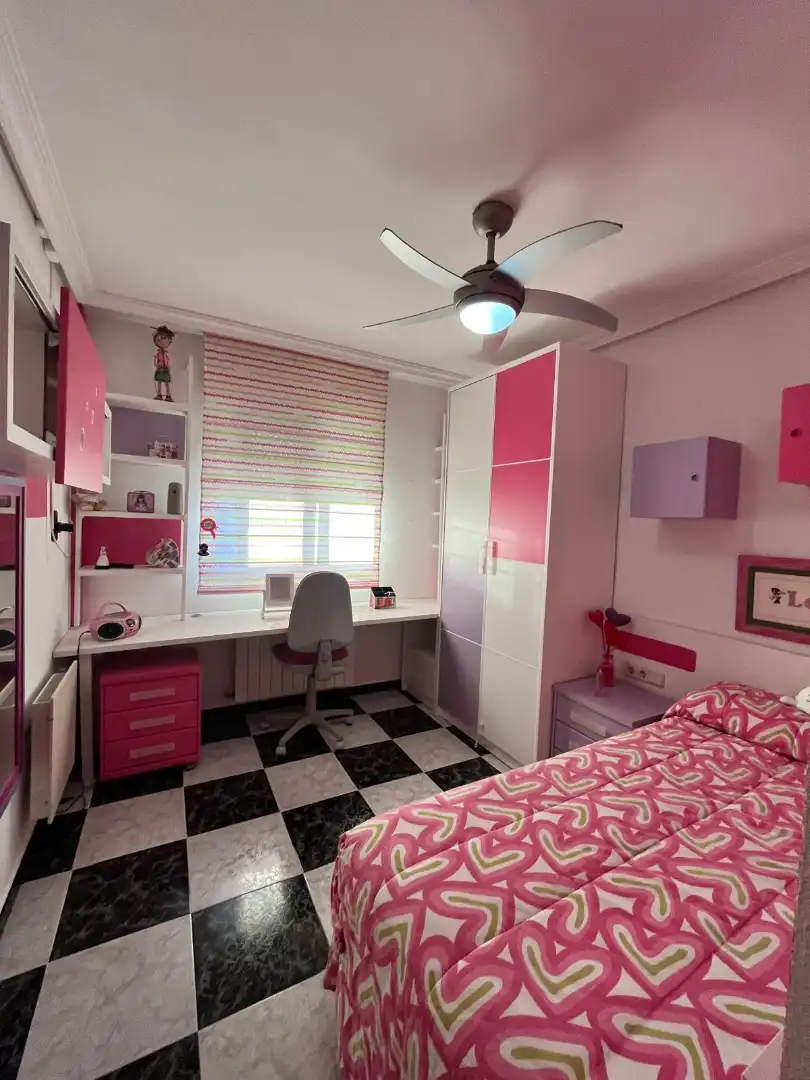 Habitación de Casa adosada en venta en Balazote con Terraza y Amueblado