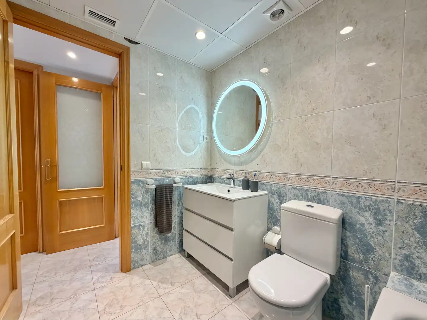 Bathroom of Flat for sale in Calafell  with Air Conditioner, Heating and Furnished