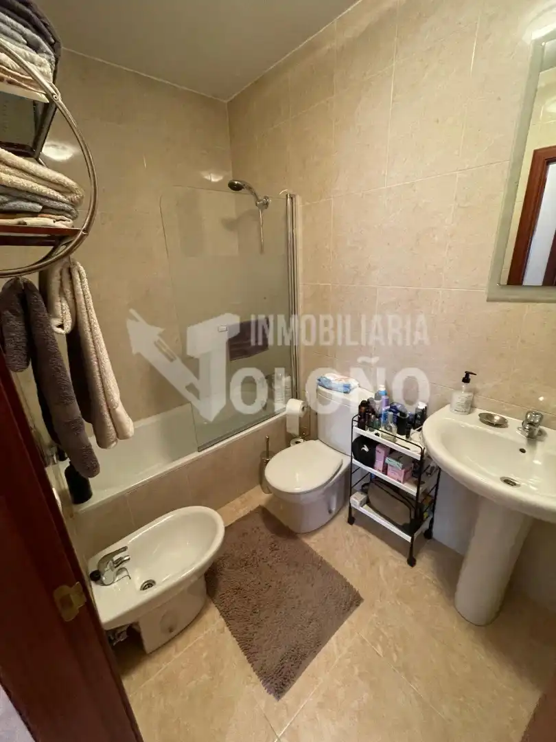 Baño de Dúplex en venta en Castañares de Rioja con Calefacción, Parquet y Terraza