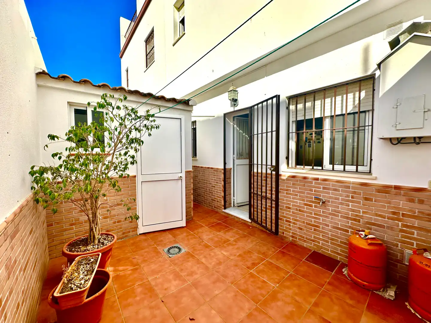 Terraced house with terrace for sale in Calle Isla Canela, imagen 9