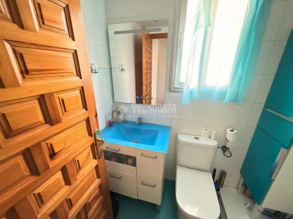 Bathroom of Flat for sale in Zaragoza  with Air Conditioner, Heating and Furnished