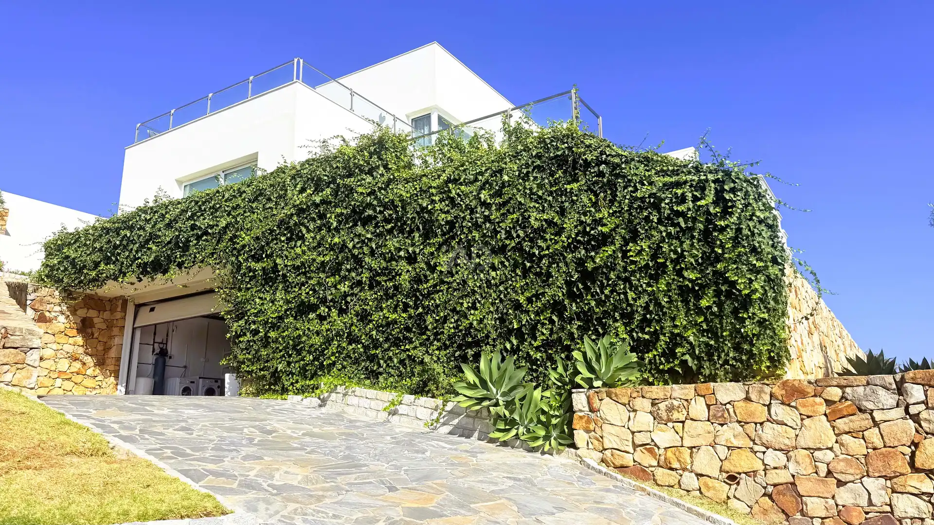 Vista exterior de Casa o chalet en venta en Zahara de los Atunes con Aire acondicionado, Terraza y Piscina
