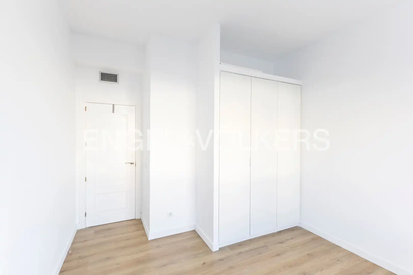Schlafzimmer von Wohnung zur Miete in Madrid mit Klimaanlage, Heizung und Parkett
