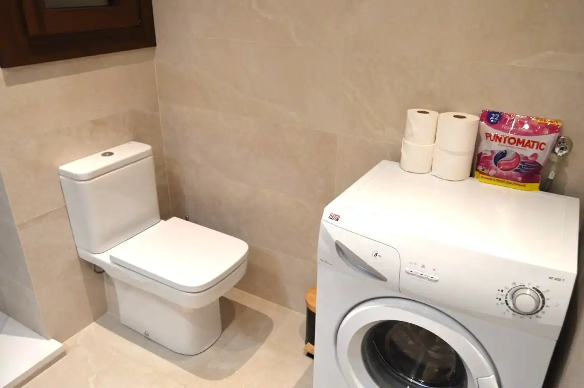 Baño de Apartamento de alquiler en Alp con Calefacción, Parquet y Terraza