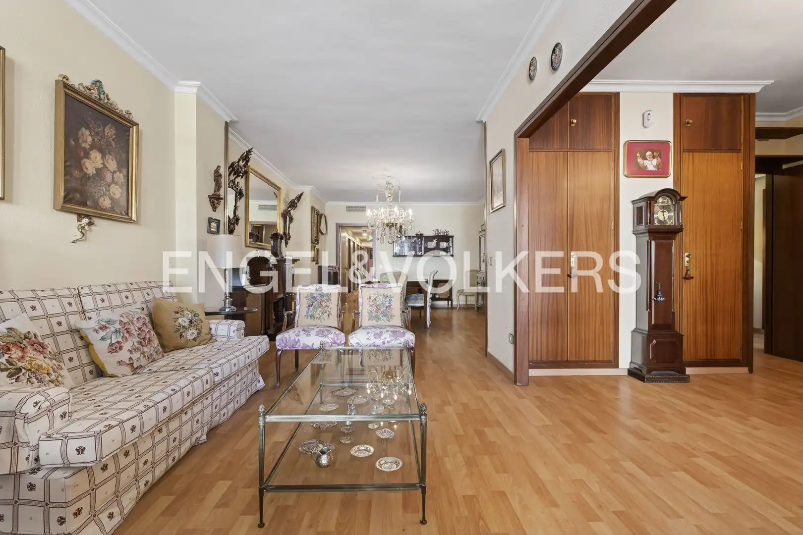 Living room of Flat for sale in Sevilla  with Air Conditioner, Heating and Balcony