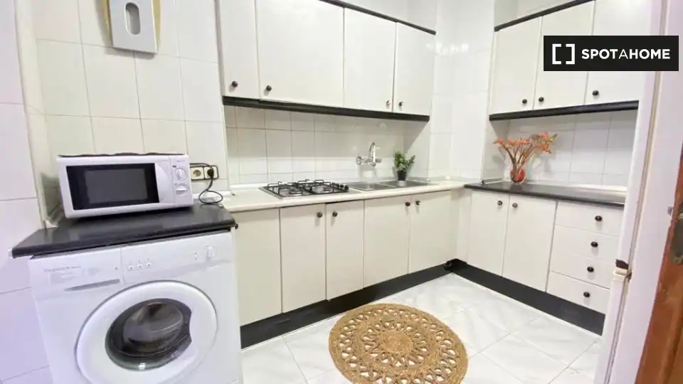 Kitchen of Flat for share in Centro