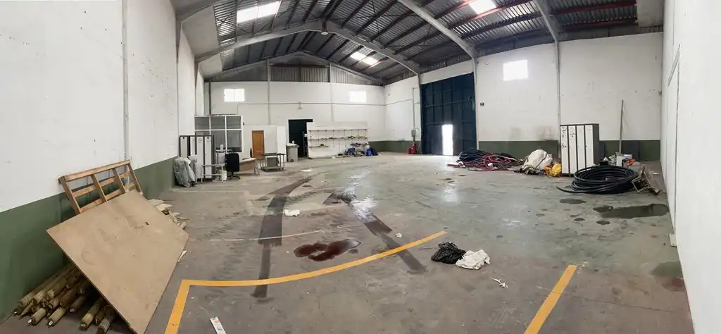 Fabrikhallen zur Miete in La Roda