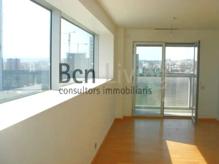Flat for rent in L'Hospitalet de Llobregat  with Air Conditioner, Heating and Parquet flooring