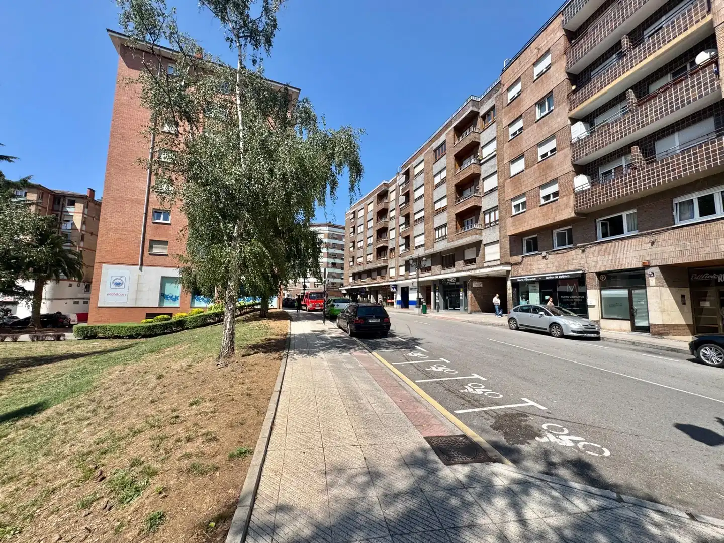Vista exterior de Pis en venda en Oviedo  amb Calefacció, Traster i Moblat