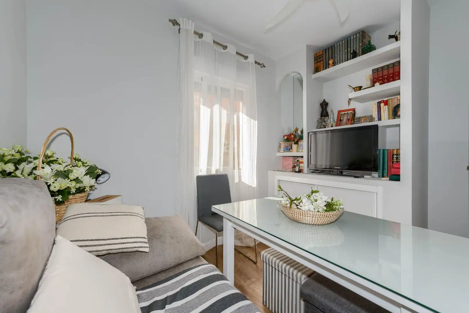 Sala de estar de Piso en venta en Mairena del Aljarafe con Aire acondicionado