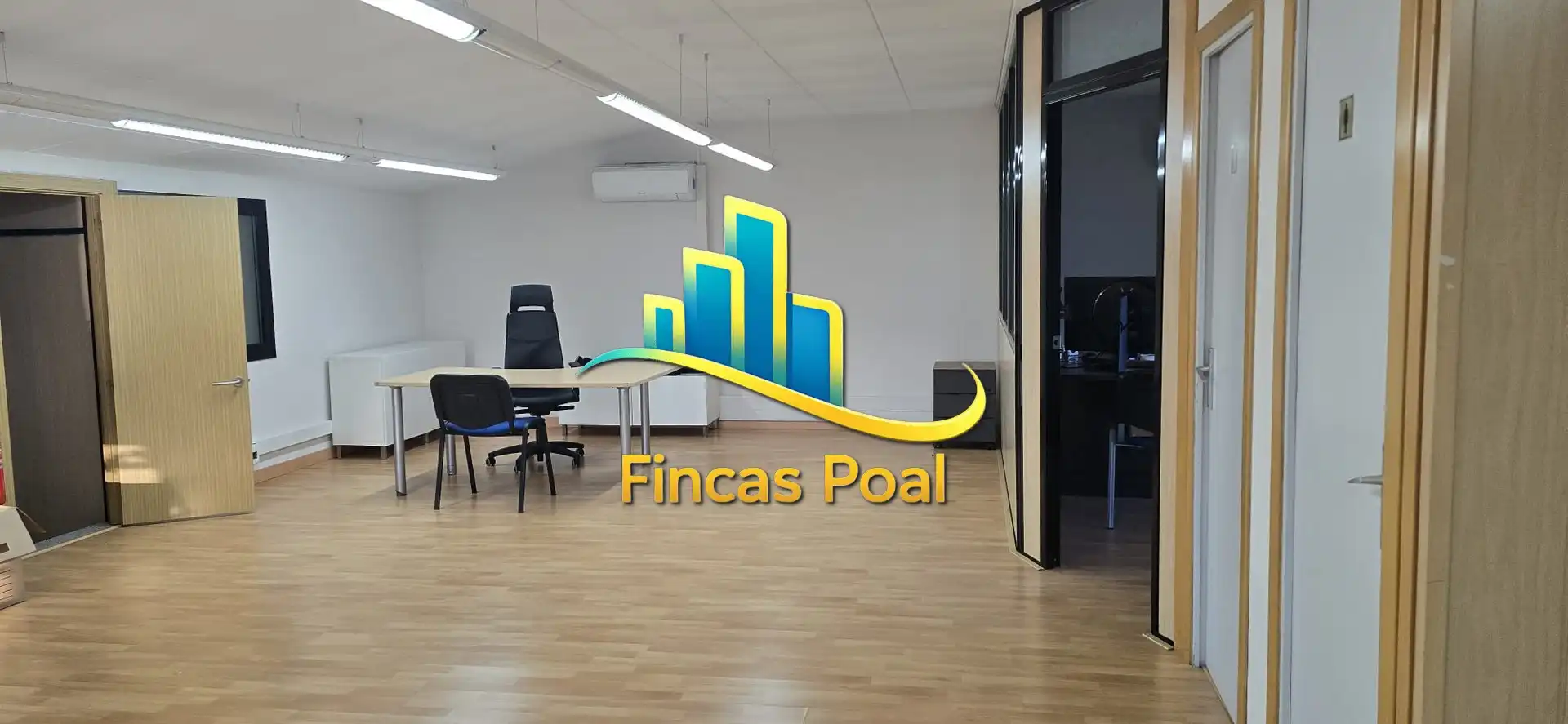 Piscina de Nave industrial en venta en Rubí