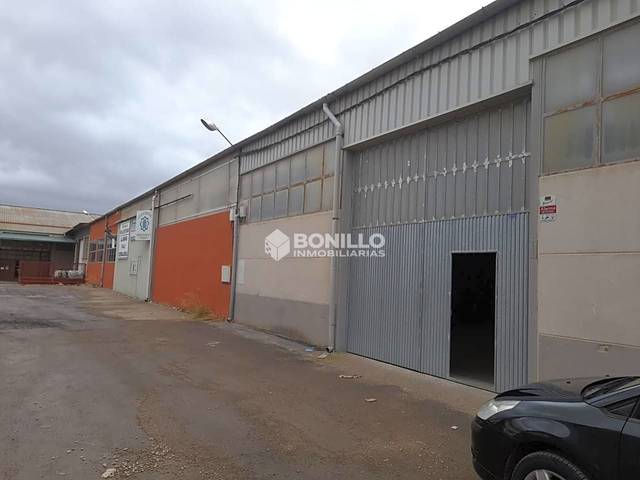 Nave industrial en Alquiler en ATENAS en Centro