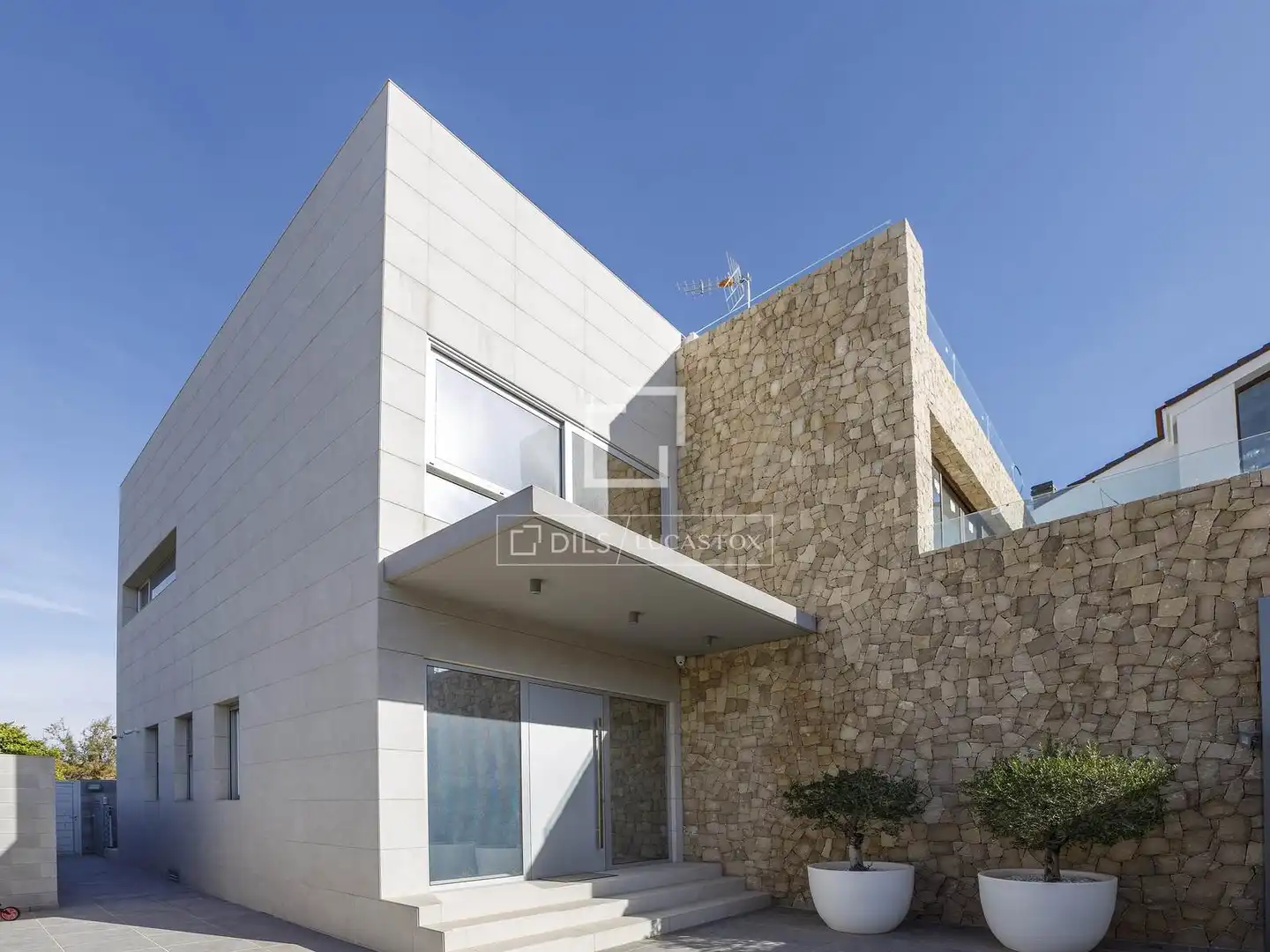 Vista exterior de Casa o chalet en venta en Sagunto / Sagunt con Aire acondicionado, Calefacción y Jardín privado
