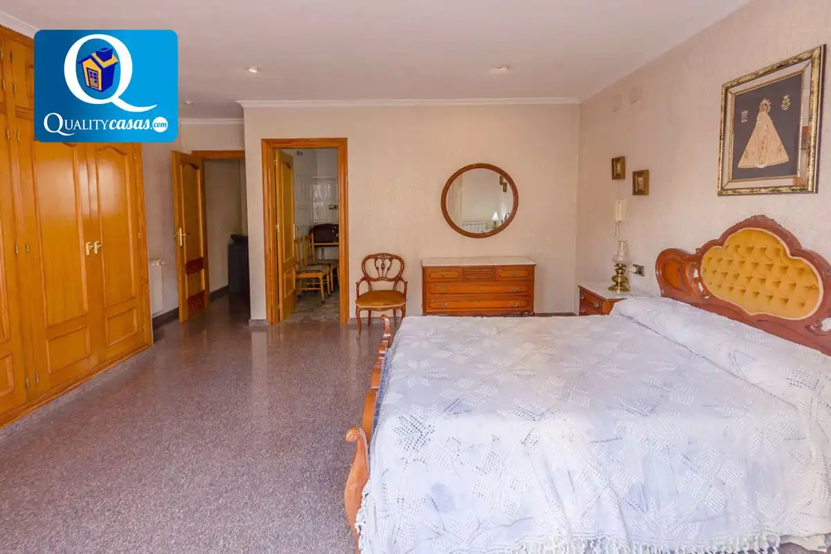 Habitación de Casa o chalet en venta en Villena con Calefacción, Terraza y Trastero
