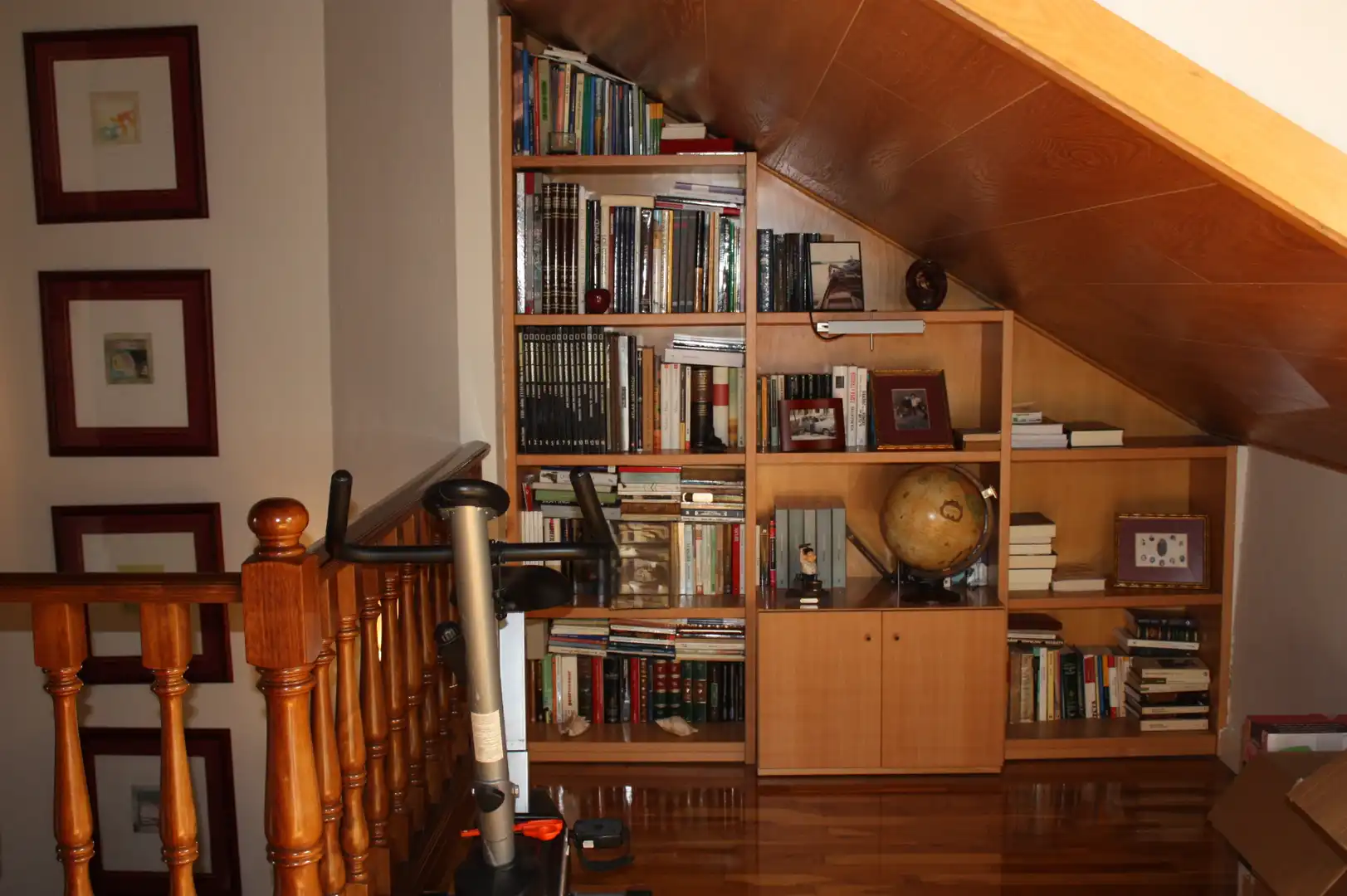 Wohnzimmer von Einfamilien-Reihenhaus zum Verkauf in Oviedo  mit Heizung, Privatgarten und Parkett