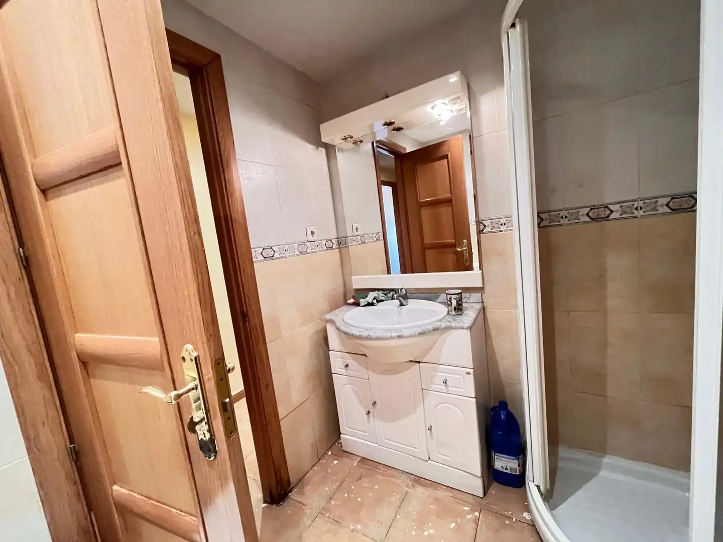 Badezimmer von Wohnung zum Verkauf in Los Navalmorales mit Klimaanlage und Heizung