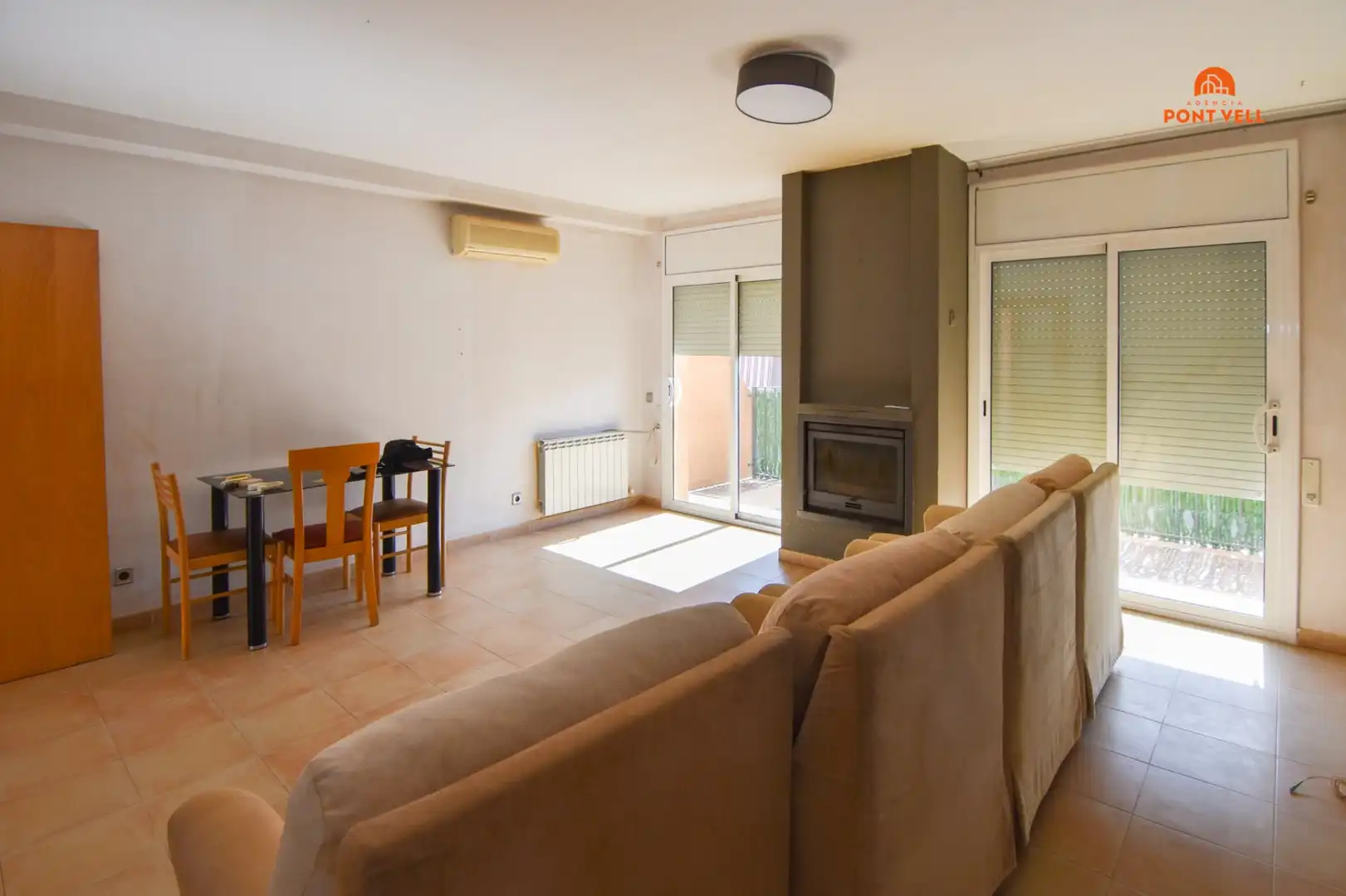 Casa pareada con terraza en venta en La Bisbal d'Empordà, imagen 4
