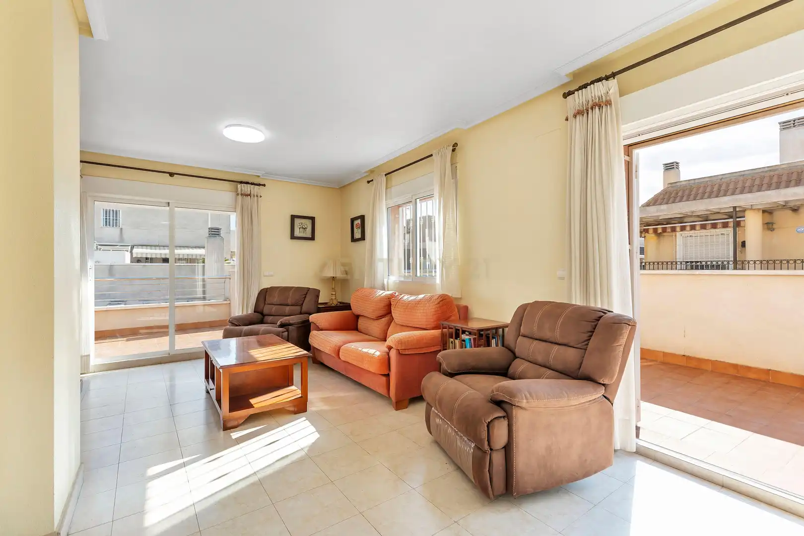 Apartamento con ascensor en venta en Rambla Juan Mateo García, 48, Torrevieja, Spain 48, imagen 4