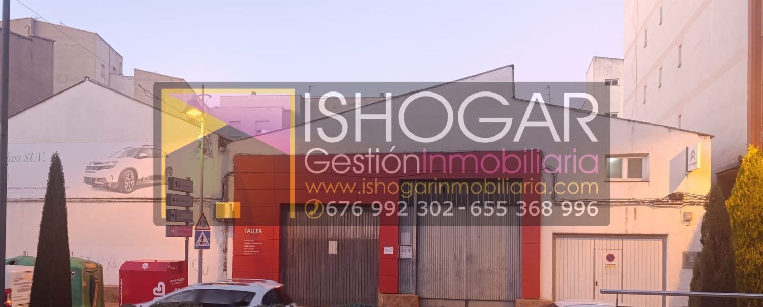 Industrial buildings for sale in Valdepeñas